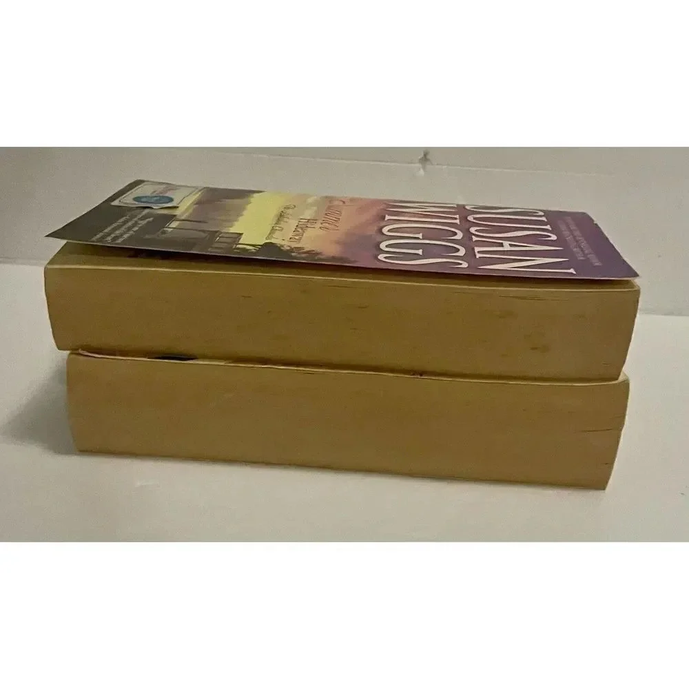 Lot of 2‎ Susan Wiggs Books The Summer Hideaway & Just Breathe Acceptable